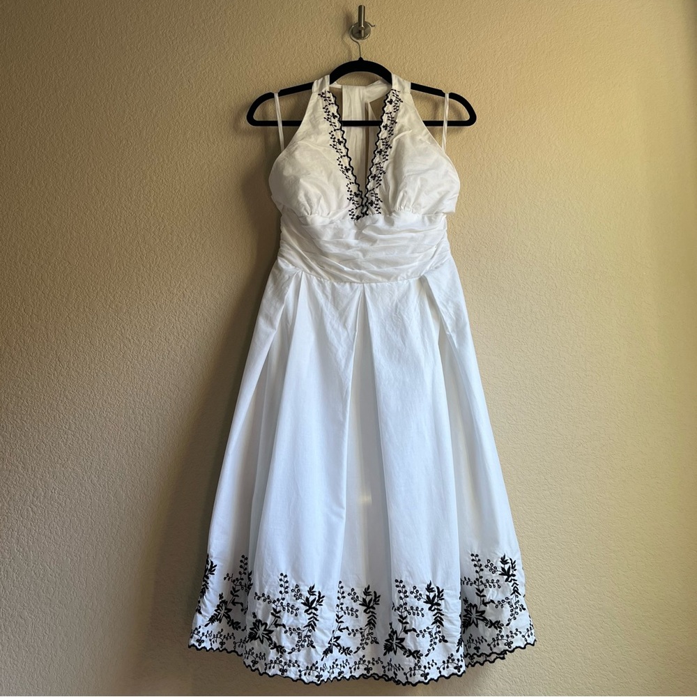 Robbie Bee White Retro Style Dress with Black Embroidery and Full Skirt, size 8
